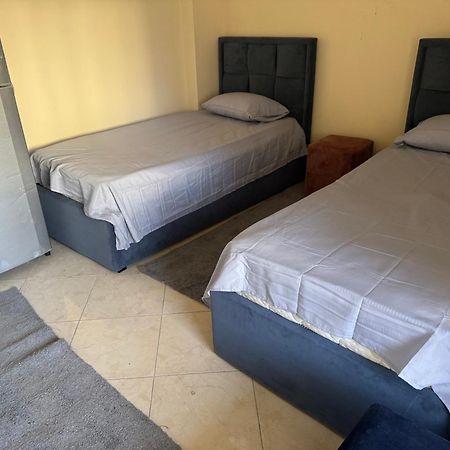 Provis Appartement Sharjah Buitenkant foto