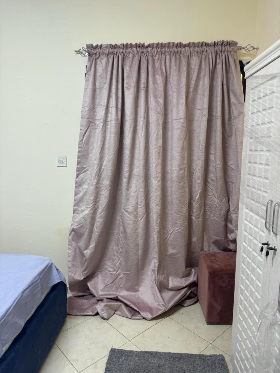Provis Appartement Sharjah Buitenkant foto