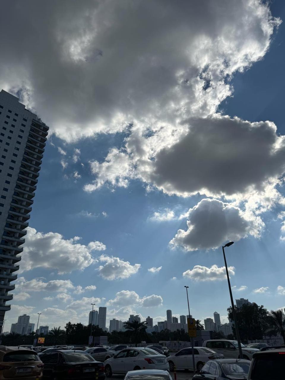 Provis Appartement Sharjah Buitenkant foto