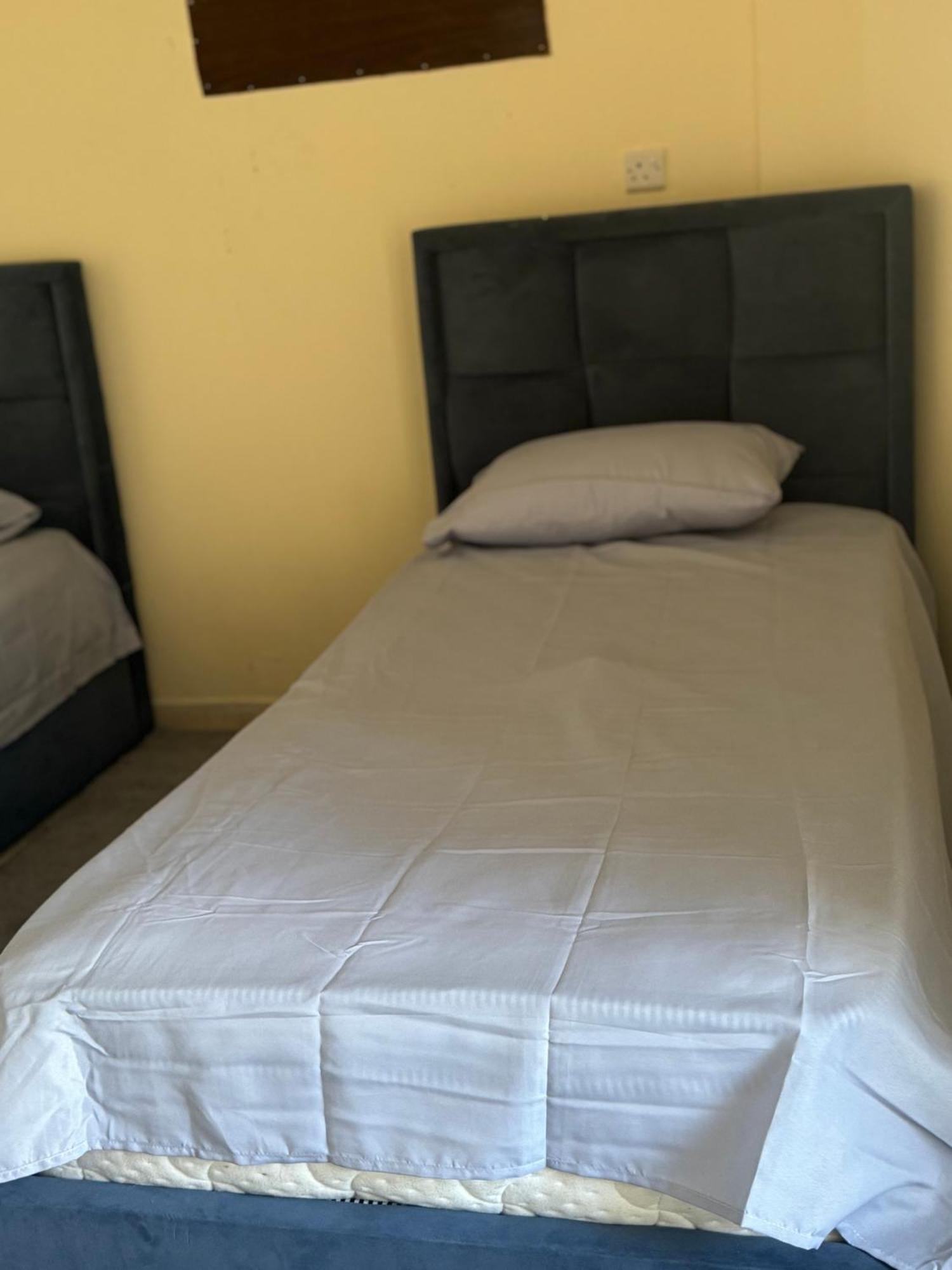 Provis Appartement Sharjah Buitenkant foto